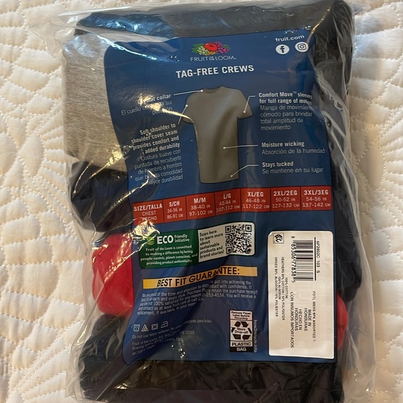 Brand New- pack of 6 Crew Neck t-Shirts - Picture 2 of 4